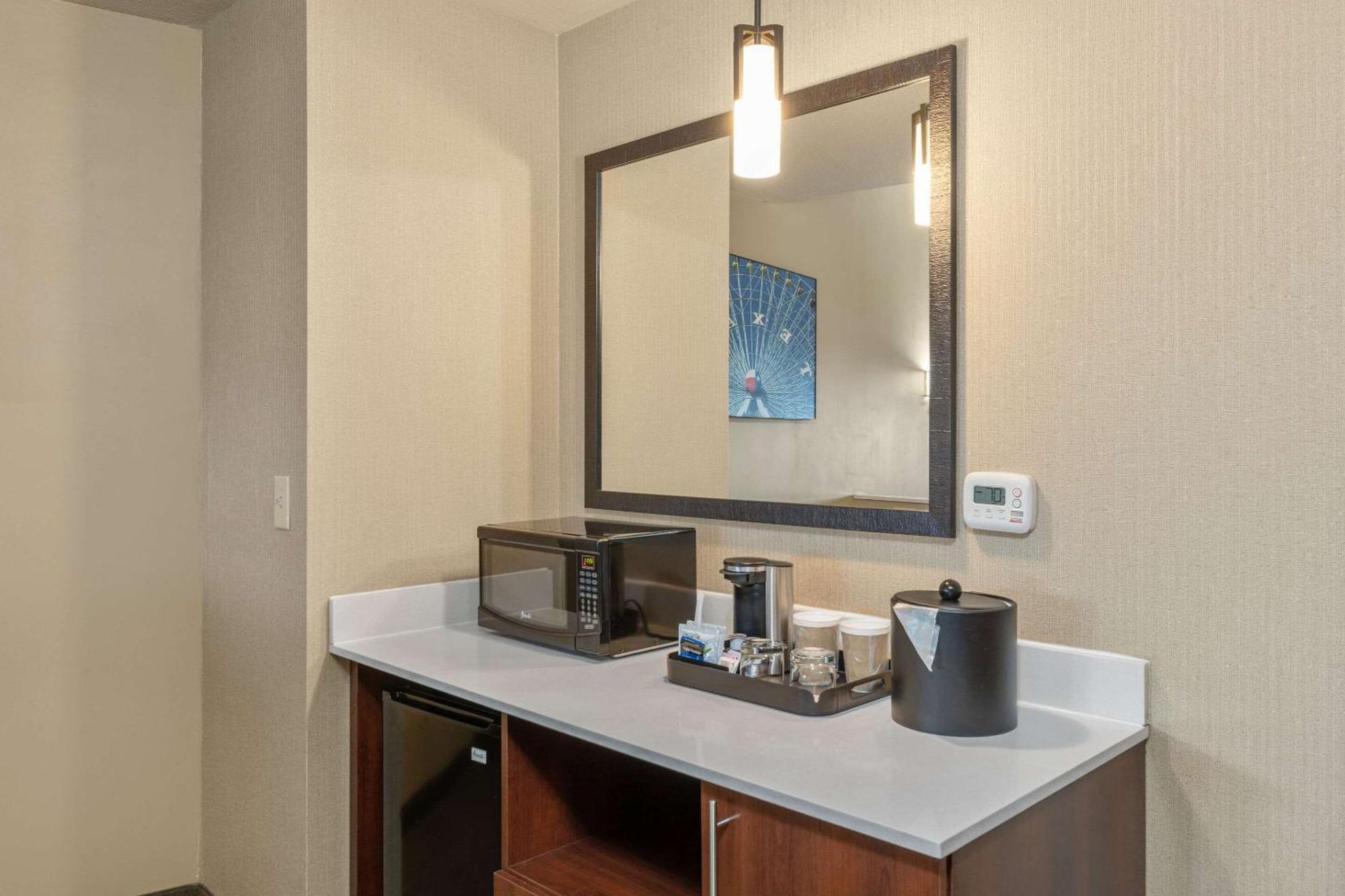 Cambria Hotel Plano - Frisco Екстериор снимка